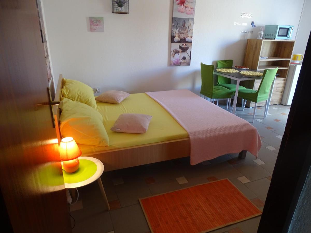 Apartments Sime Dinjiška エクステリア 写真