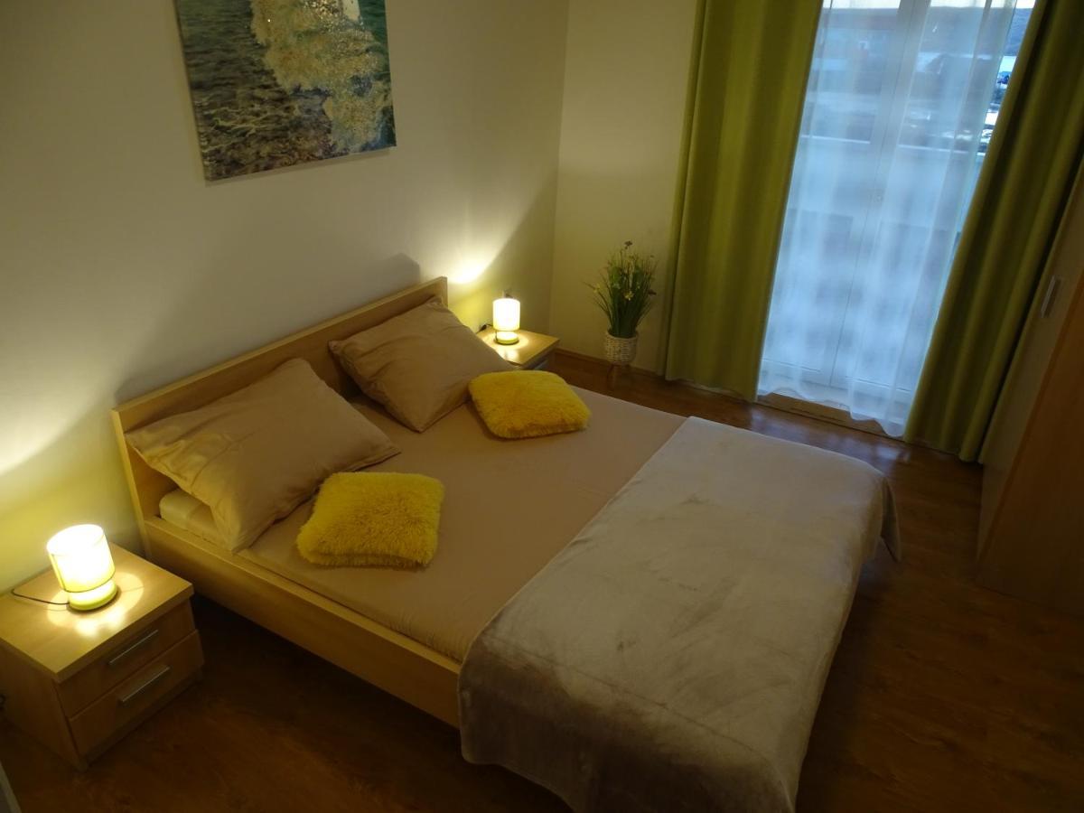 Apartments Sime Dinjiška エクステリア 写真